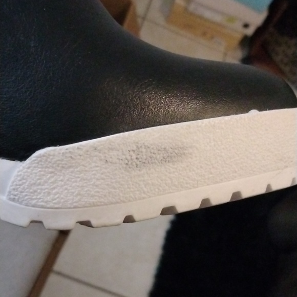 BCBG heels 👠 - Picture 6 of 7